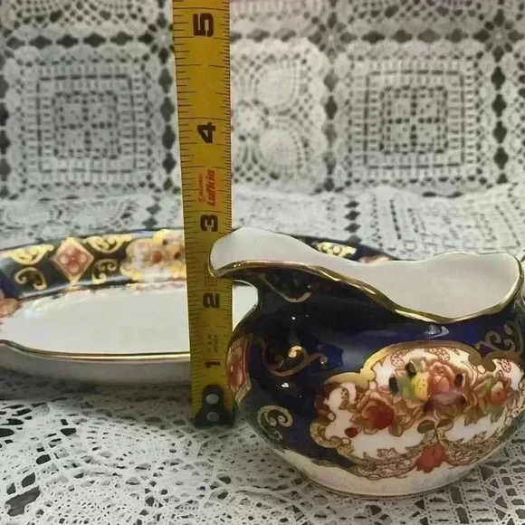 Royal Albert Bone China "Heirloom" cream set - creamer and tray  only - Vintage - Picture 15 of 16
